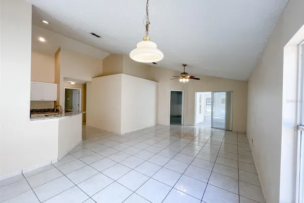 1902 PALMETTO PINE LN