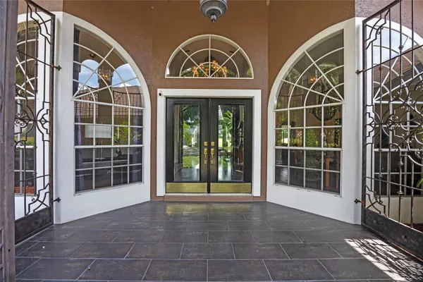6631 CRENSHAW DR