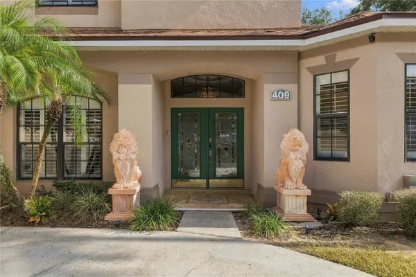 409 MCFEE DR