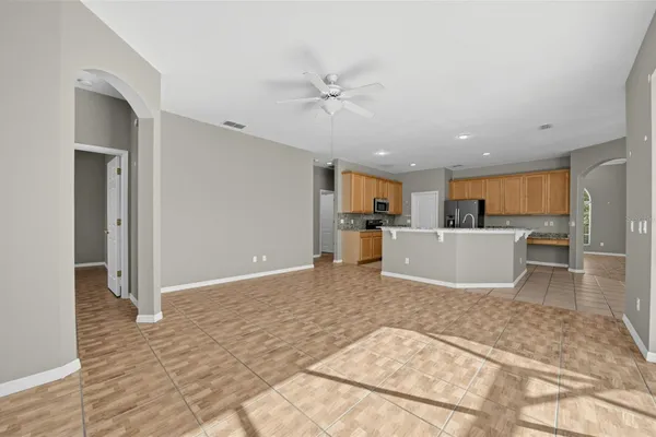 966 LONGWOOD CLUB PL