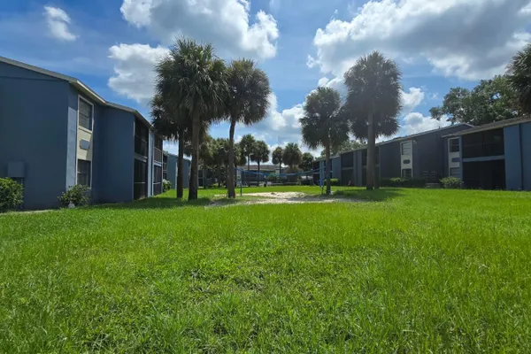 2555 N ALAFAYA TRL 105