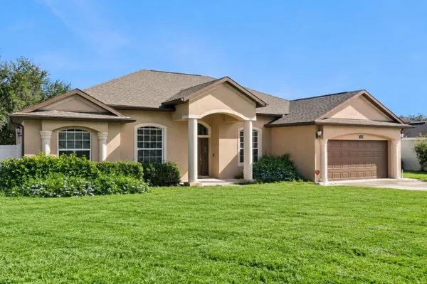 2600 HOLLOW LN