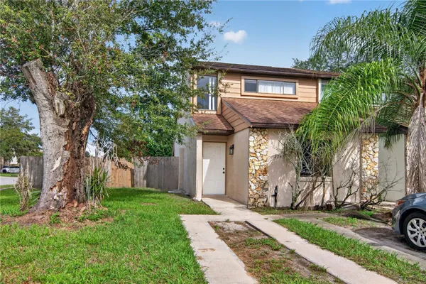 2747 GRAY FOX LN
