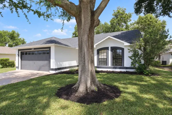 120 N ABERDEEN CIR