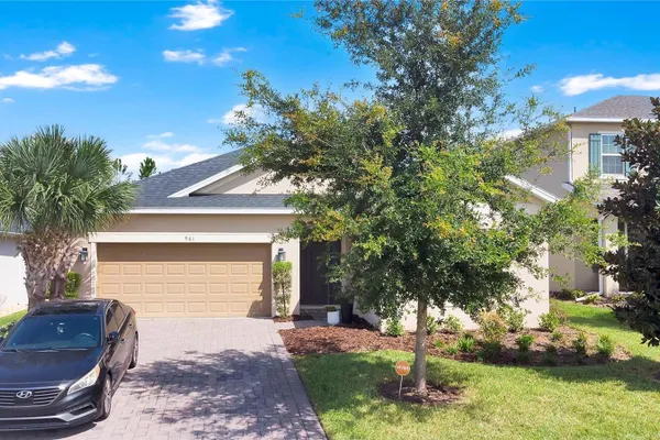 961 LAKESIDE ESTATES DR
