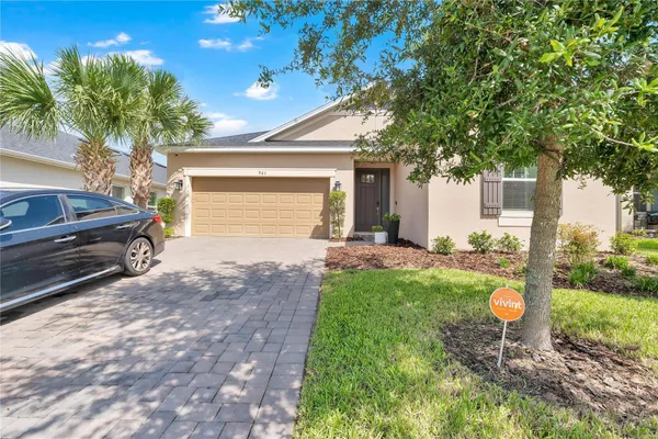 961 LAKESIDE ESTATES DR