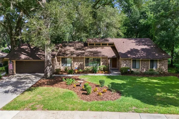 1903 LOST PINE LN
