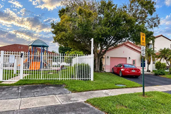 2122 NW 184TH WAY