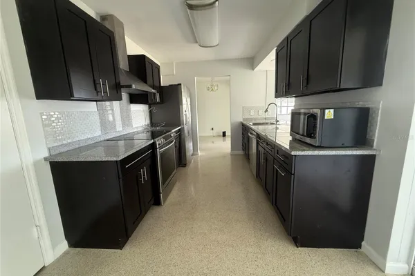 1750 GREAT BRIKHILL RD