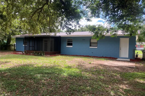 2013 LIVE OAK DR