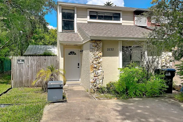 2832 HUNT CLUB LN