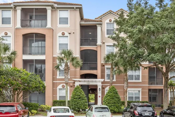 8300 PORTOFINO DR 203