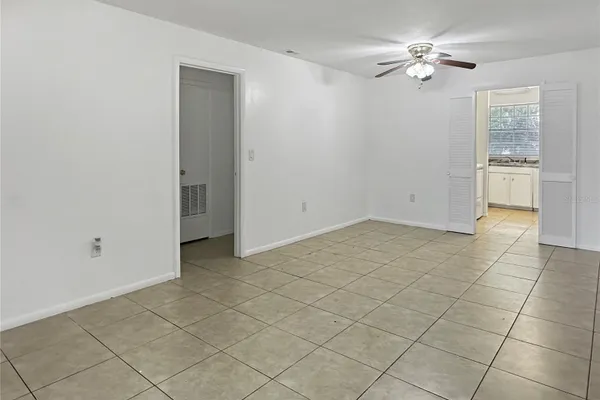 508 BANYON TREE CIR 200