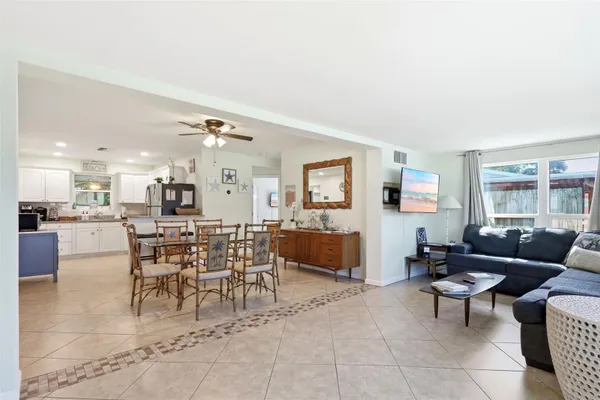159 LAURIE DR