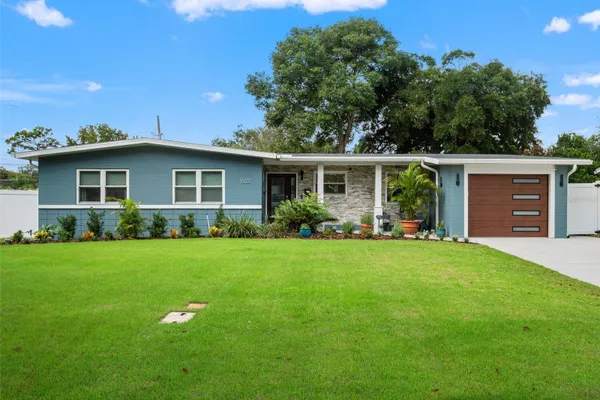1502 DOVE DR
