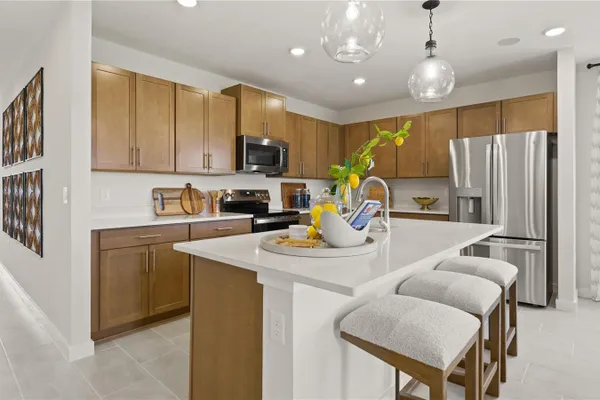823 ANDREW ST