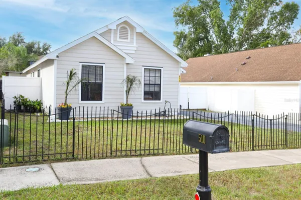 510 CONURE ST
