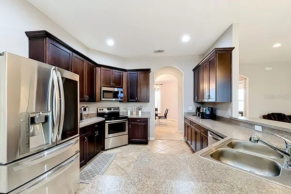 4046 DINNER LAKE WAY