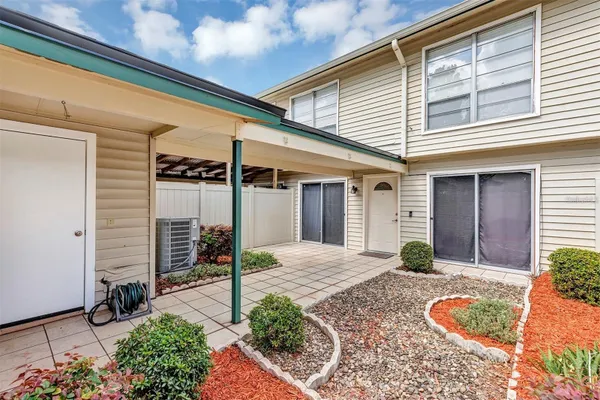 1728 TOWNHALL LN 1728