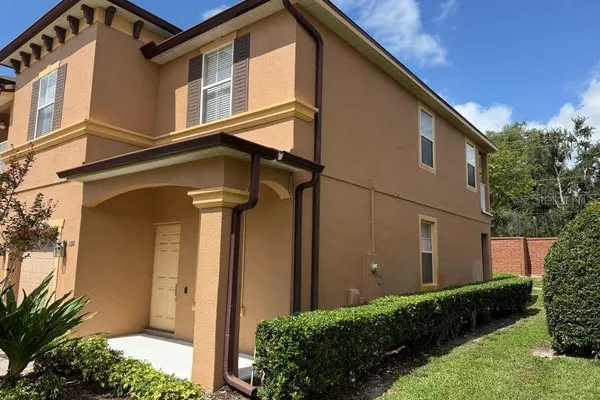 1310 RETREAT VIEW CIR