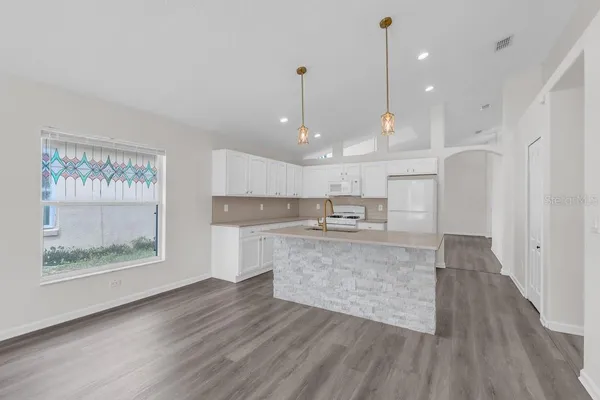 15746 AUTUMN GLEN AVE