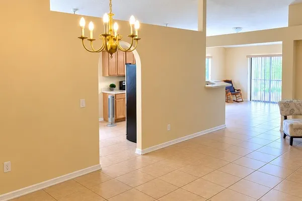 2580 HUNLEY LOOP