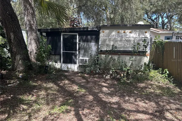 3000 CLARCONA RD 427