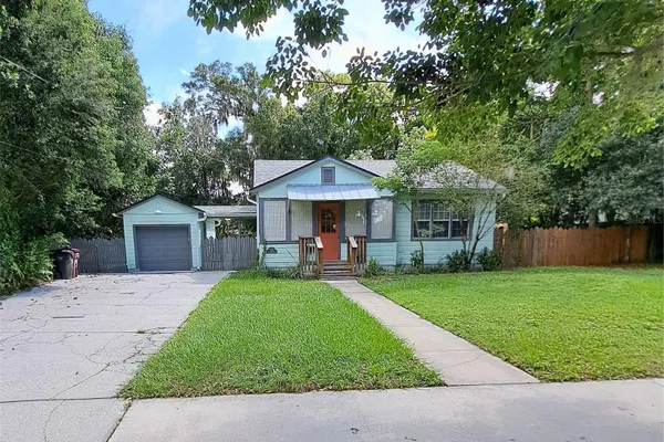 533 LAKE COMO CIR