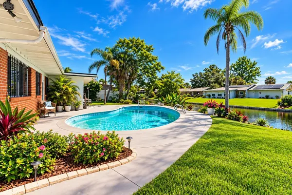2504 CARIBBEAN CT