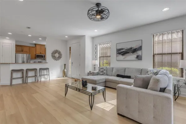 8413 ALBERATA VISTA DR