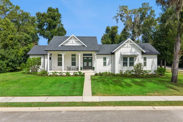 310 W WASHINGTON AVE