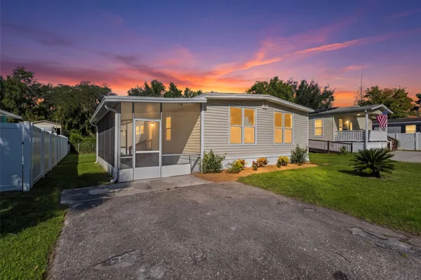 106 CYPRESS DR