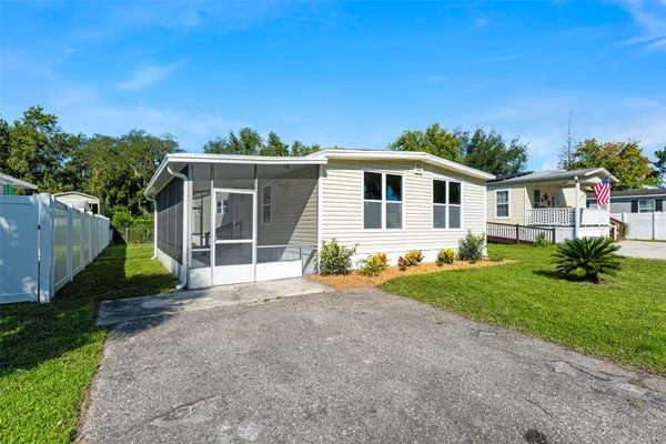 106 CYPRESS DR