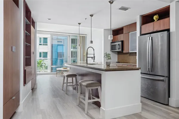 912 CHANNELSIDE DR 2414