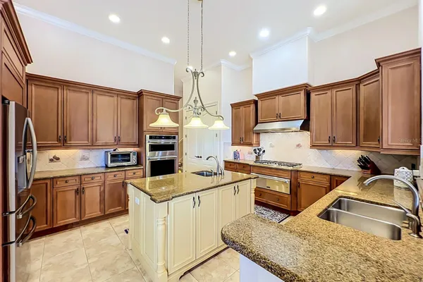 1012 RIDGEPOINT CV
