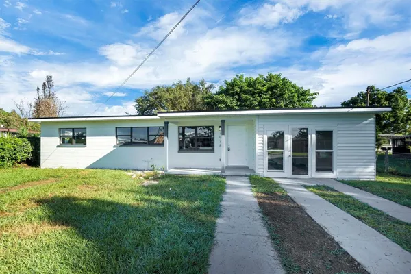 2028 CRYSTAL CT