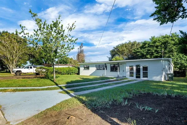 2028 CRYSTAL CT