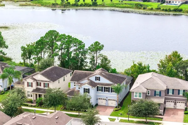 10048 BEACH PORT DR