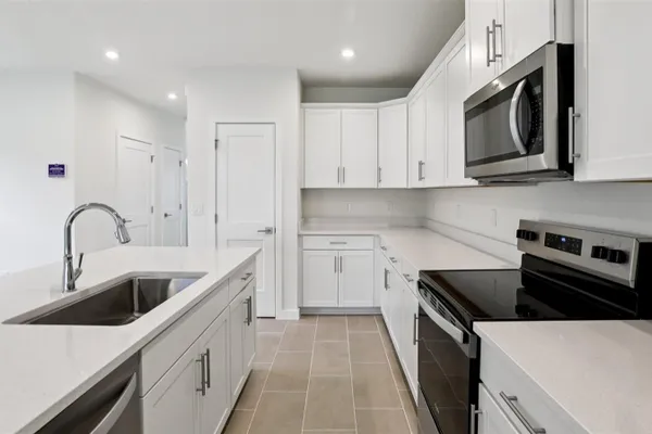 3286 CUP DR