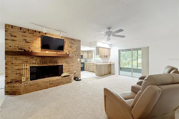 10617 SEMINOLE FOREST ST