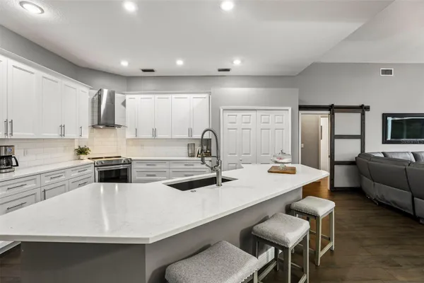 1522 EAGLE NEST CIR