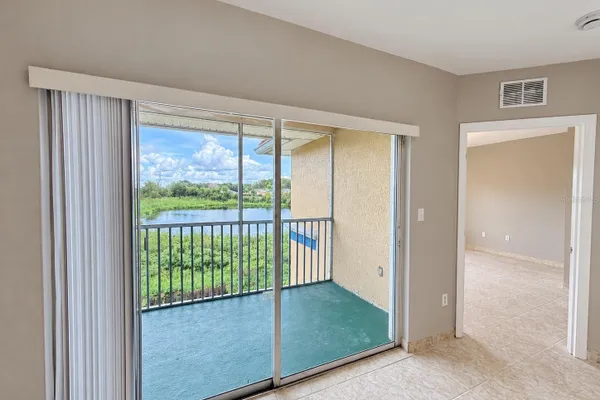 522 VILLA DEL SOL CIR 203
