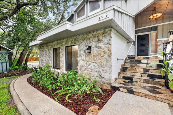 3512 MERIVALE DR