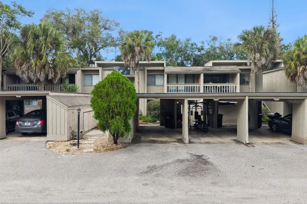 104 CROWN OAKS WAY 104