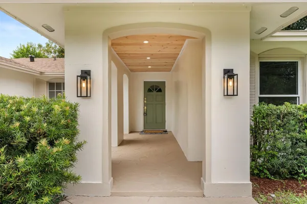 616 LAKE HOWELL RD