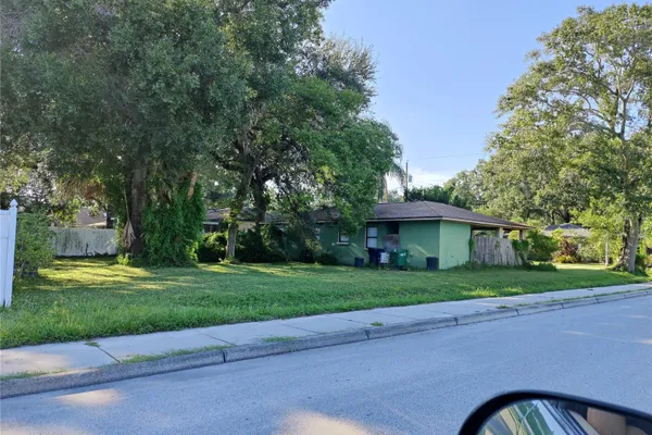 504 W CURTIS ST