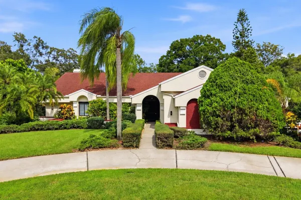 1008 ROYAL BIRKDALE DR