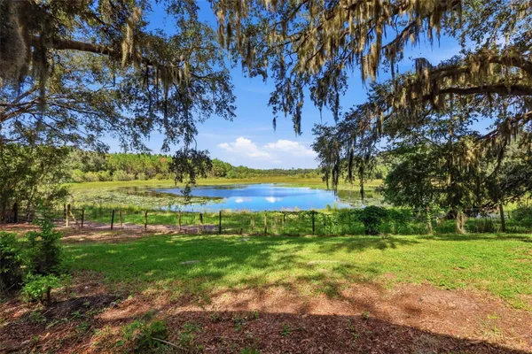 41520 CHARM LAKE DR