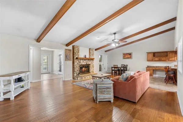 317 OAK FERN CIR