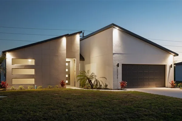 24399 SW KINGSWAY CIR